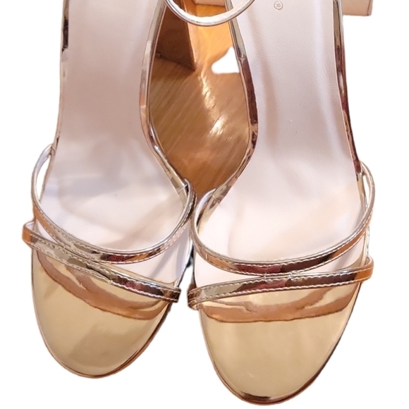 Qupid Rose Gold Strappy Block Heels Sandals - Picture 3 of 8